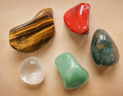 Çeşitli değerli taşlar kopya