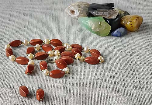 Çeşitli değerli taşlar