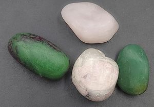 Kalp çakrası taşları