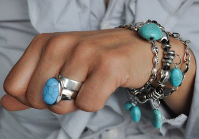 Turkuaz bileklik ve yüzük