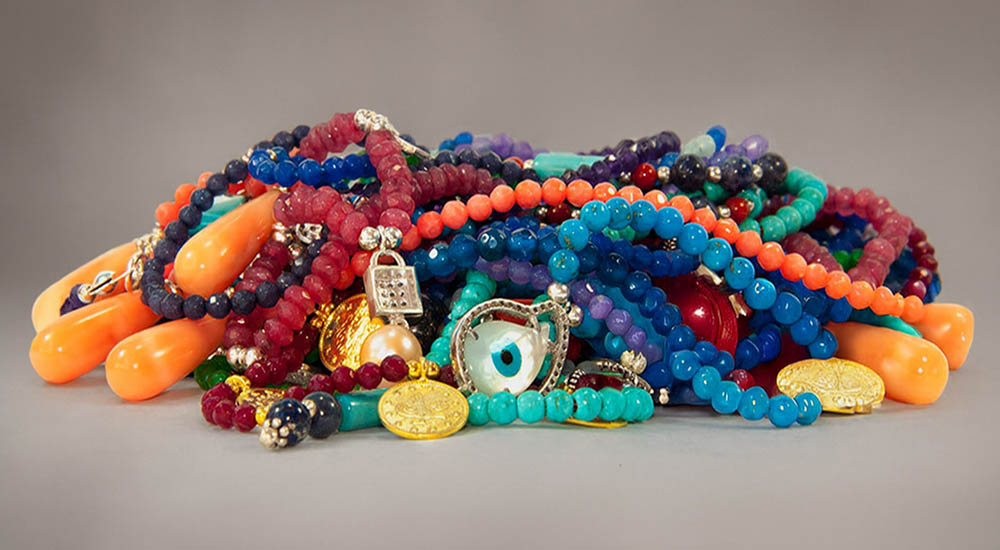 Hangi Renk Takılar Size Yakışıyor?