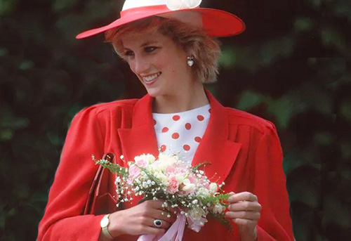 Prenses Diana ve safir yüzüğü