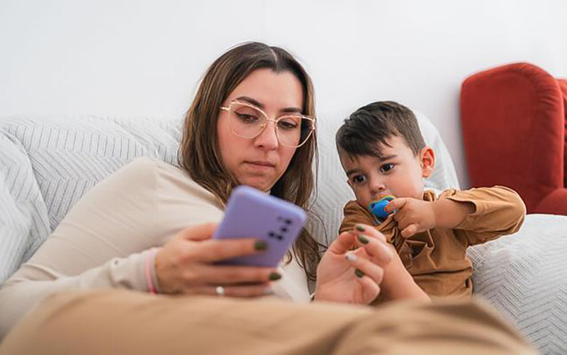 Akıllı telefonlarınızı çocuklardan uzak tutun