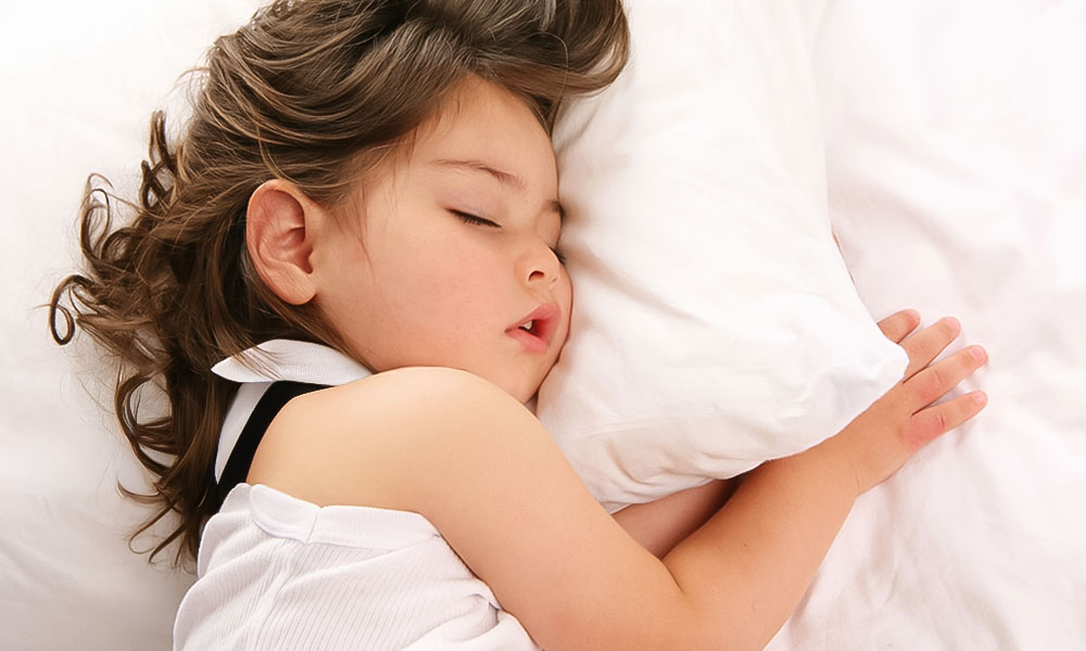 Sağlıklı Çocuk Yetiştirmek Erken Uykuyla Başlar