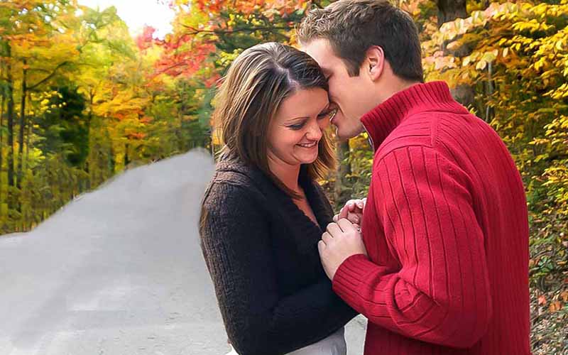 Aşıklar romantık bir ortamda